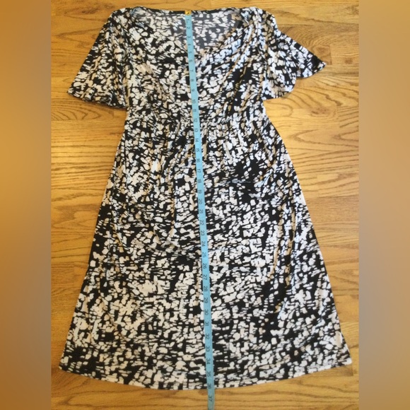 🌟5xHP!🌟 Liz Lange Maternity | Print Midi Dress - Picture 15 of 16